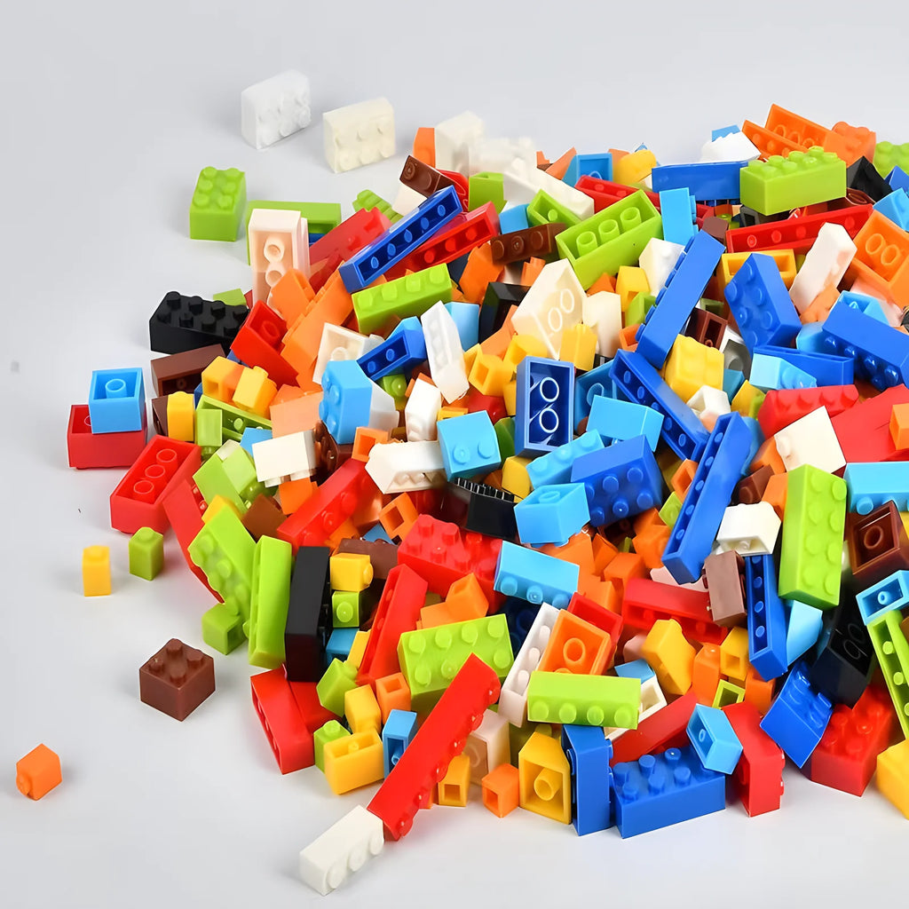Creative Brick Set (300, 500 or 1000 Pieces)